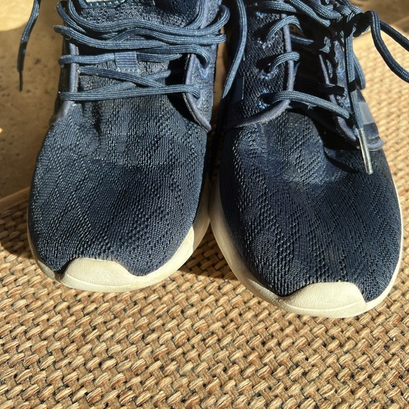 Adidas women’s cloudfoams - Picture 5 of 5